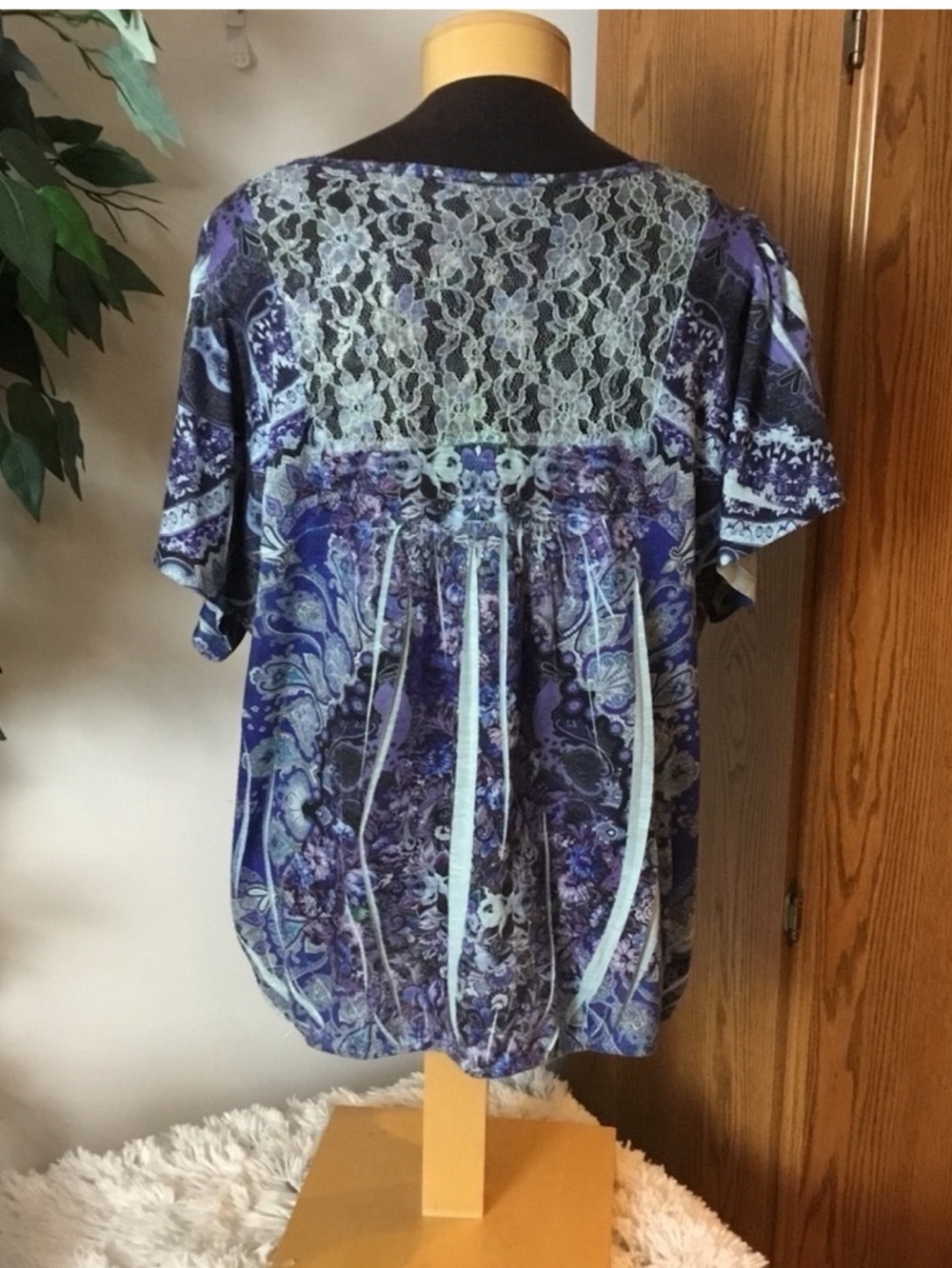 Roz & Ali Women’s 1X Paisley Lace Back Peasant Blouse - Picture 3 of 16